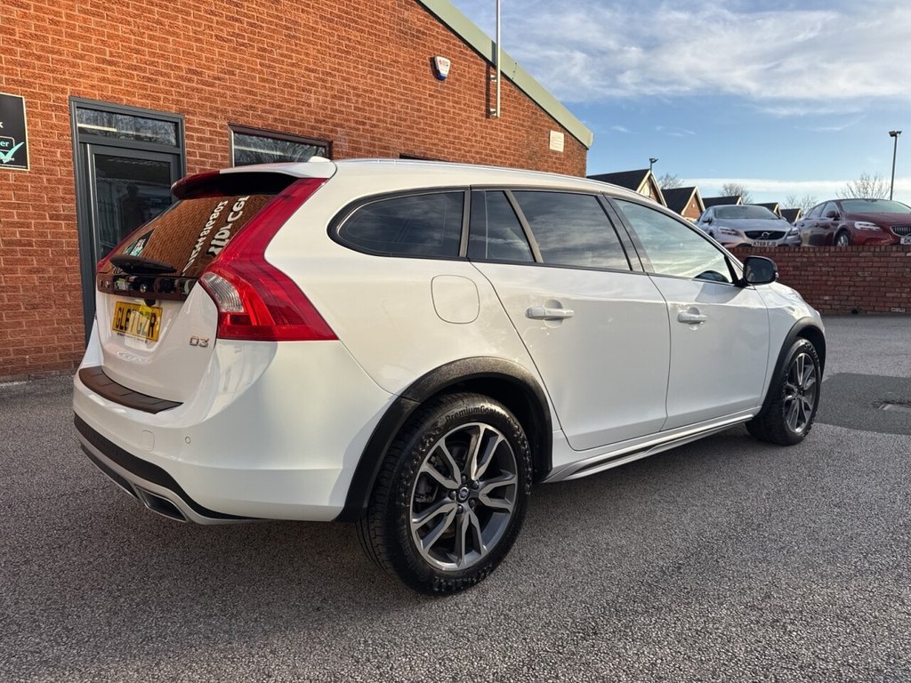 Used Volvo V60 2017 for sale - 77048696: Photo 12