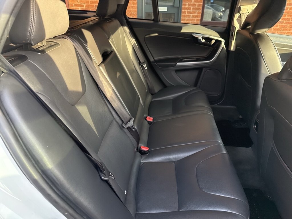 Used Volvo V60 2017 for sale - 77048696: Photo 14