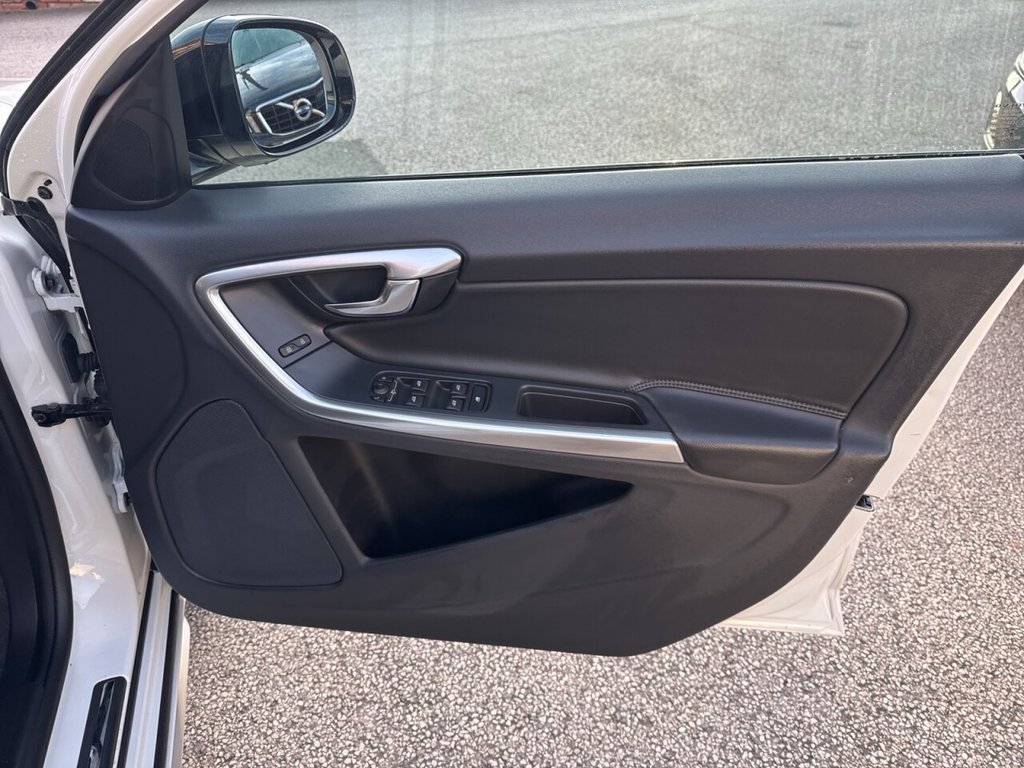 Used Volvo V60 2017 for sale - 77048696: Photo 15