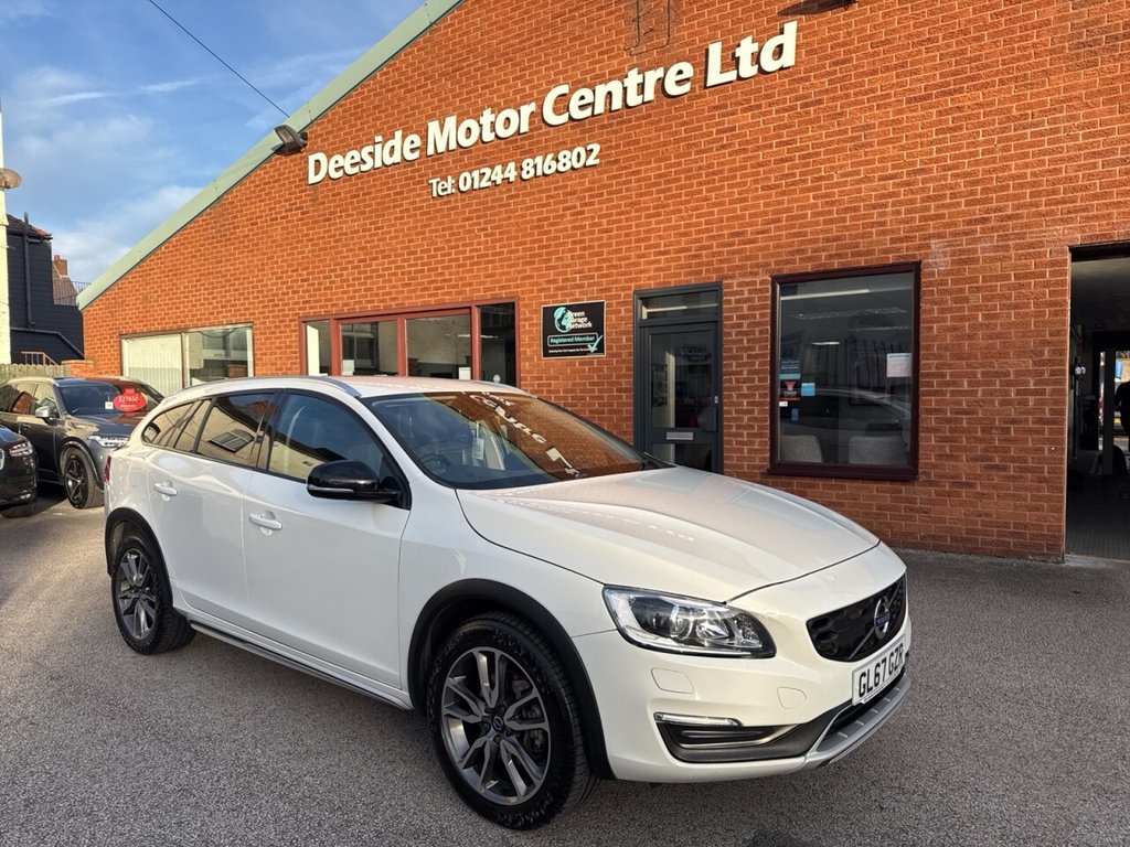 Used Volvo V60 2017 for sale - 77048696: Photo 2