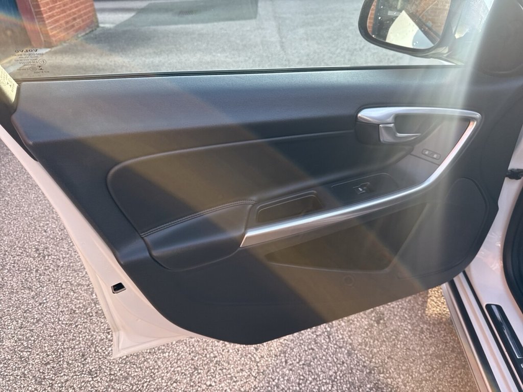 Used Volvo V60 2017 for sale - 77048696: Photo 27