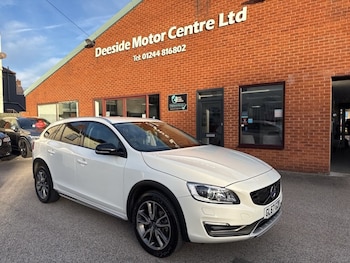 Used Volvo V60 Cross Country 2017 for sale - 77048696: Photo