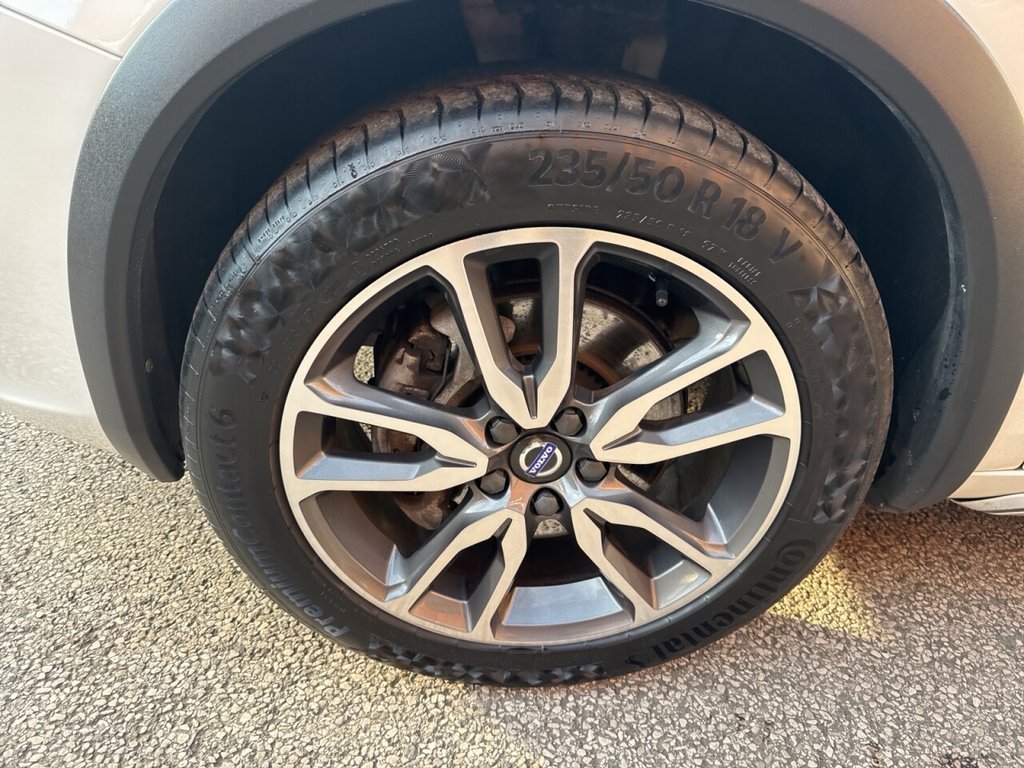 Used Volvo V60 2017 for sale - 77048696: Photo 30