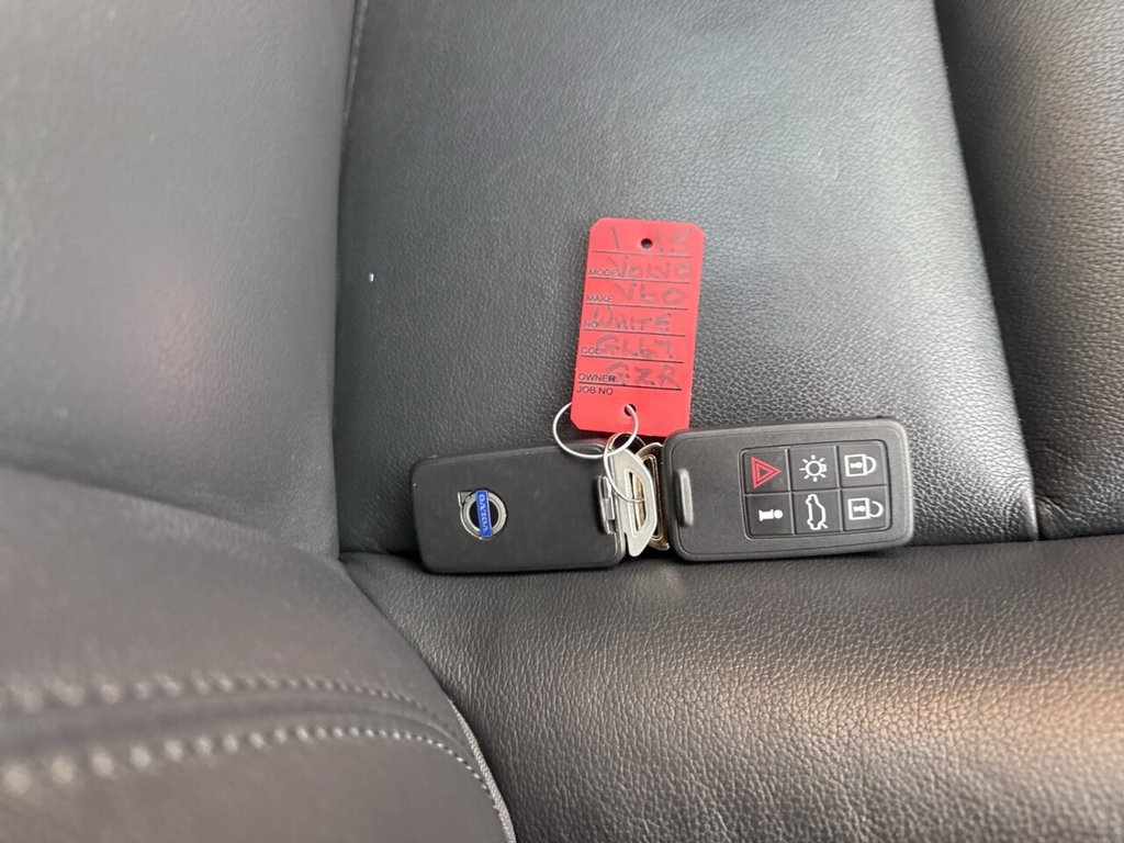 Used Volvo V60 2017 for sale - 77048696: Photo 36