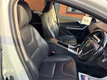 Used Volvo V60 Cross Country 2017 for sale - 77048696: Photo