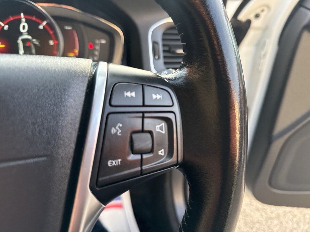 Used Volvo V60 2017 for sale - 77048696: Photo 40