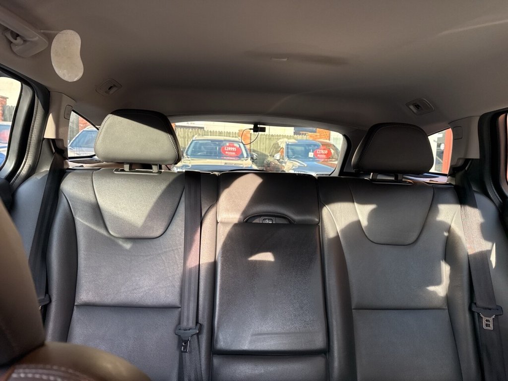 Used Volvo V60 2017 for sale - 77048696: Photo 45