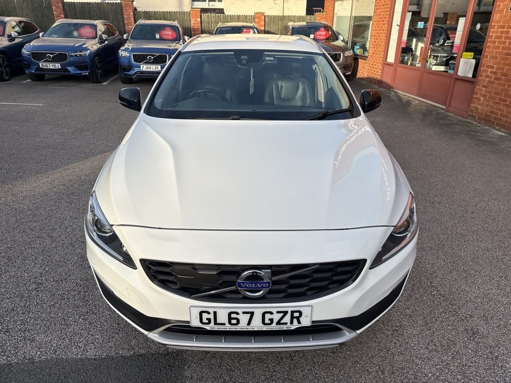 Used Volvo V60 2017 for sale - 77048696: Photo 6