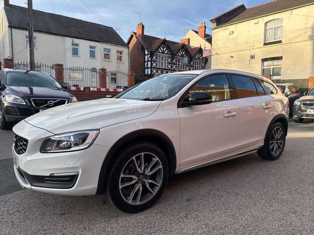 Used Volvo V60 2017 for sale - 77048696: Photo 7