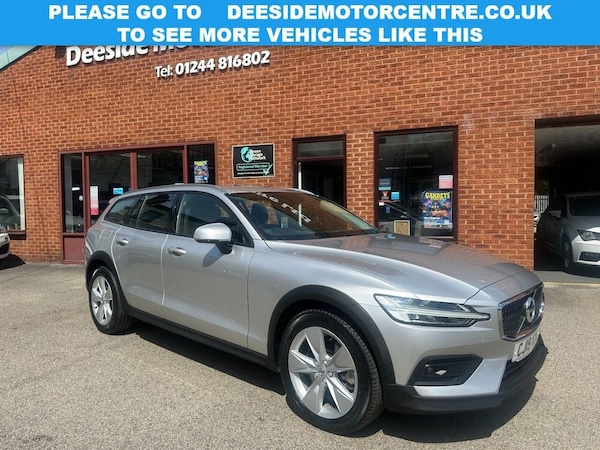 Used Volvo V60 Cross Country 2019 for sale - 74714724: Photo 1