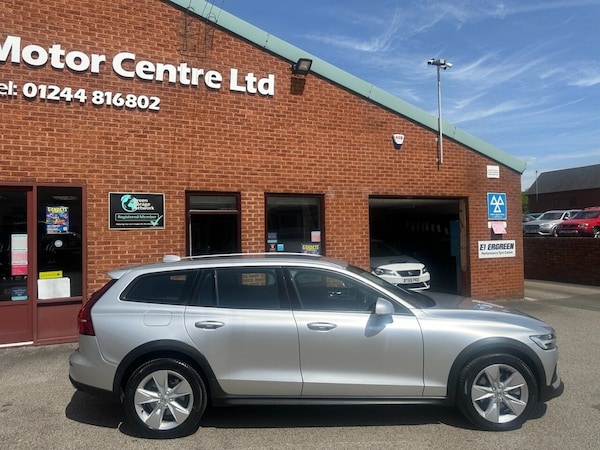 Used Volvo V60 Cross Country 2019 for sale - 74714724: Photo 3