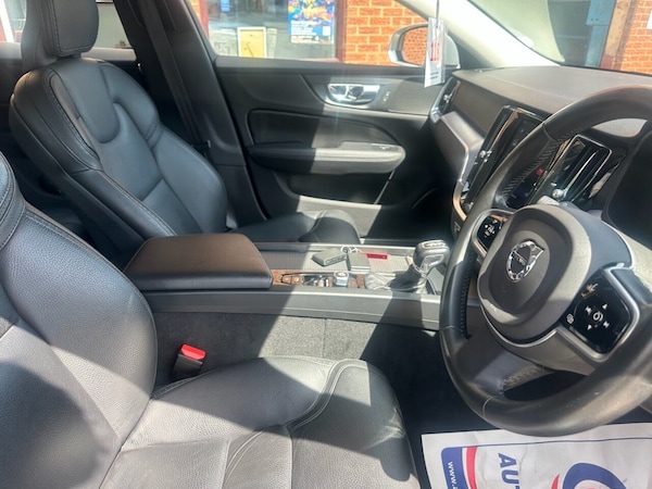 Used Volvo V60 Cross Country 2019 for sale - 74714724: Photo 5
