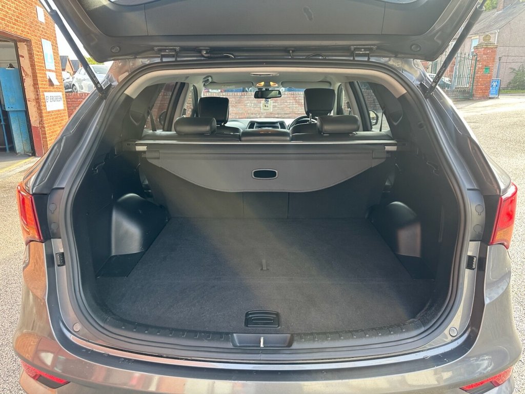 Used Hyundai Santa Fe 2016 for sale - 76406918: Photo 20