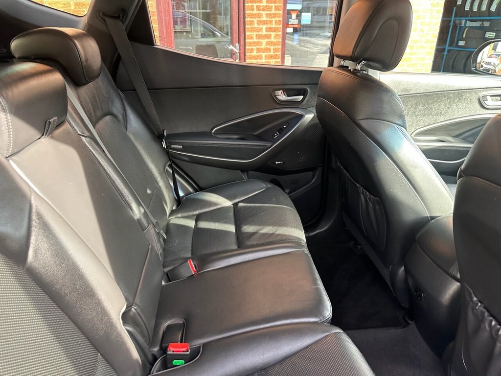 Used Hyundai Santa Fe 2016 for sale - 76406918: Photo 25