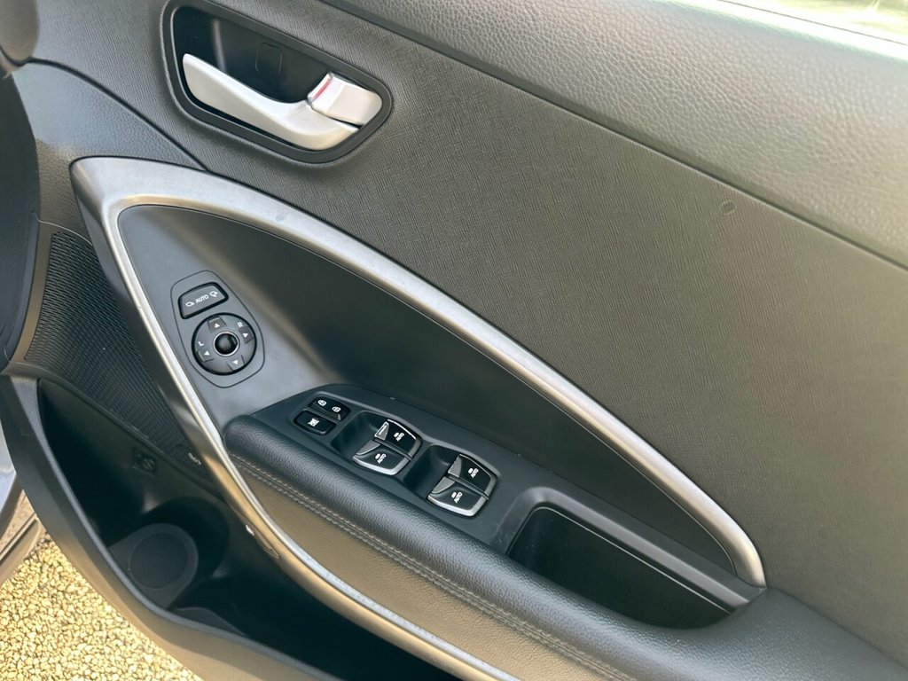 Used Hyundai Santa Fe 2016 for sale - 76406918: Photo 32