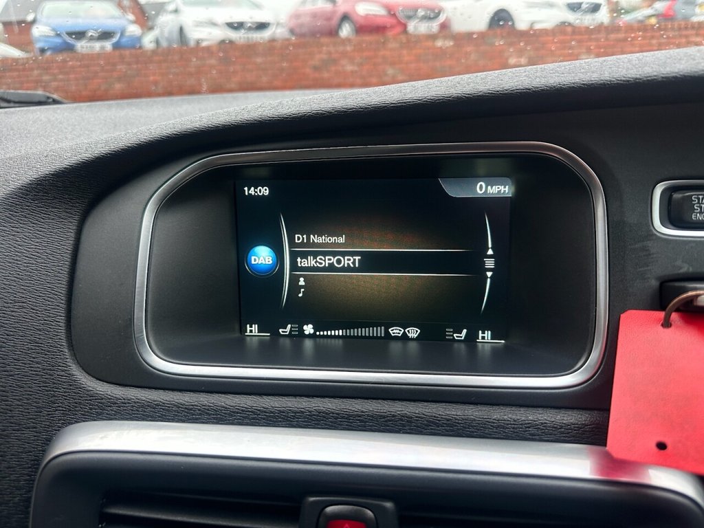 Used Volvo V40 Cross Country 2015 for sale - 76999125: Photo 13