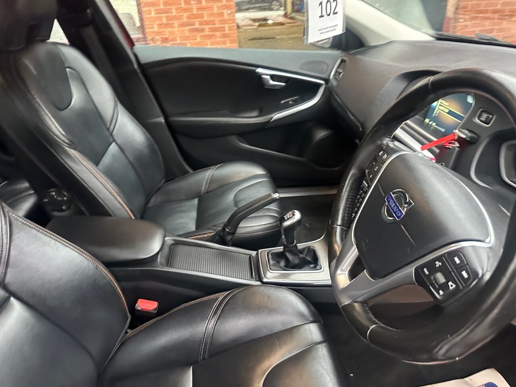 Used Volvo V40 Cross Country 2015 for sale - 76999125: Photo 17