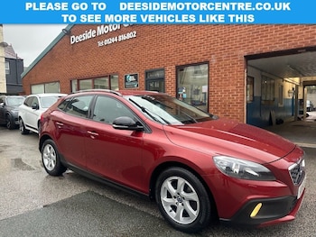 Used Volvo V40 Cross Country 2015 for sale - 76999125: Photo