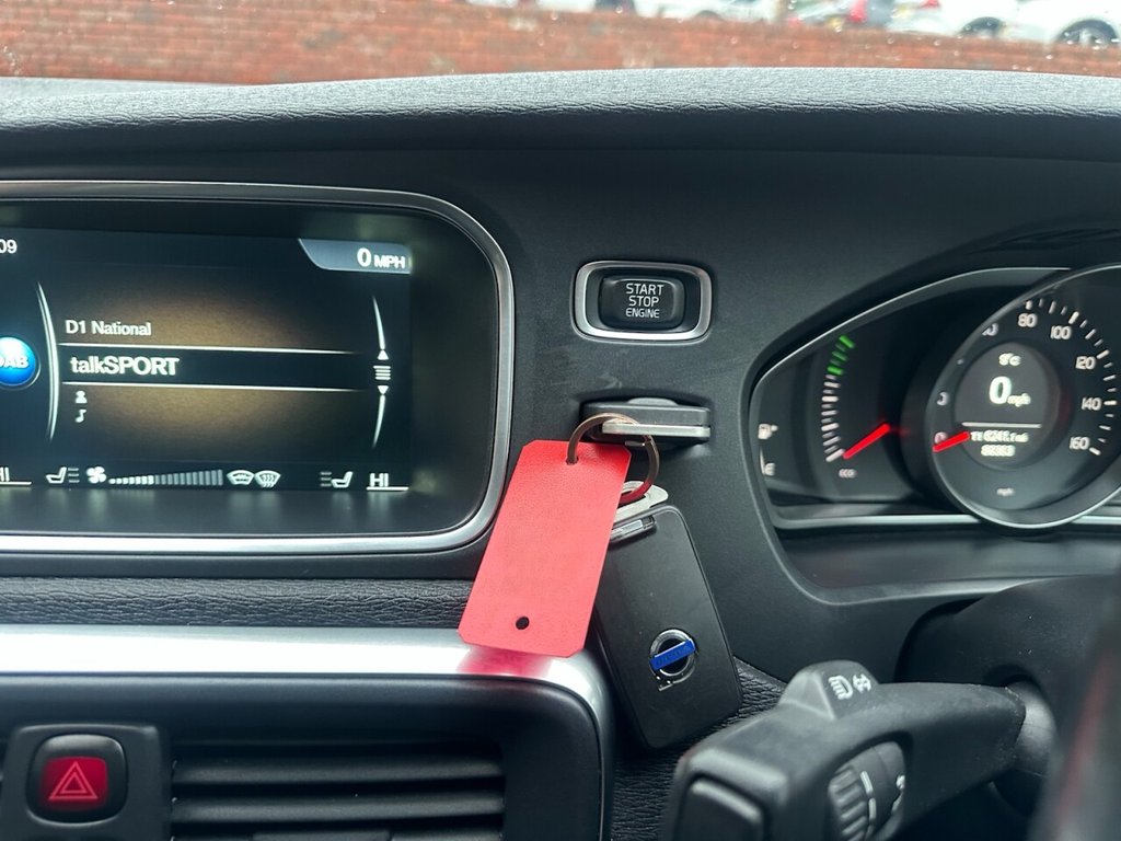 Used Volvo V40 Cross Country 2015 for sale - 76999125: Photo 35