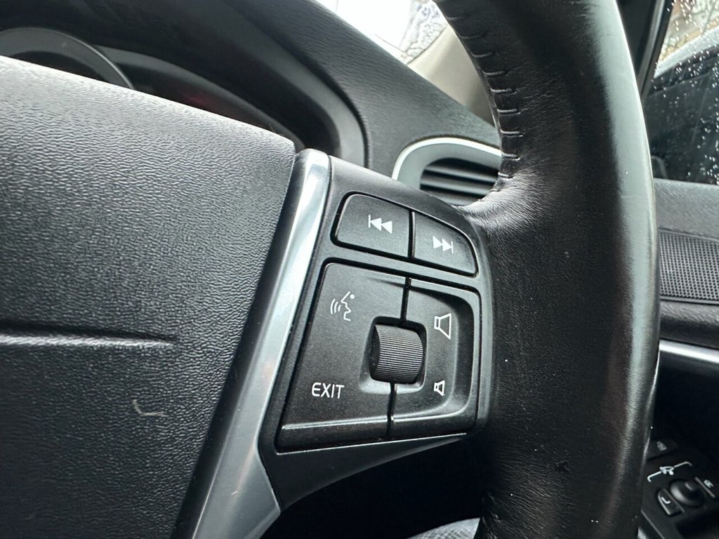 Used Volvo V40 Cross Country 2015 for sale - 76999125: Photo 42