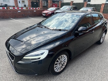 Used Volvo V40 2018 for sale - 75559543: Photo
