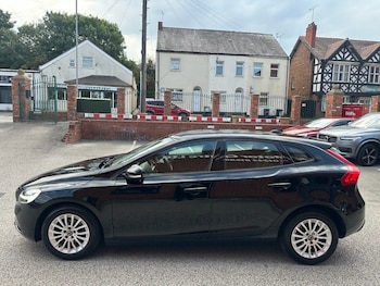 Used Volvo V40 2018 for sale - 75559543: Photo