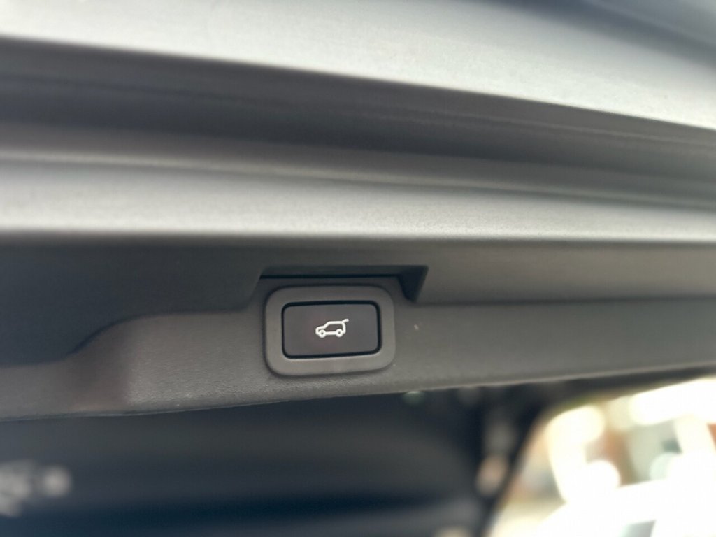 Used Land Rover Discovery 2018 for sale - 77681080: Photo 30