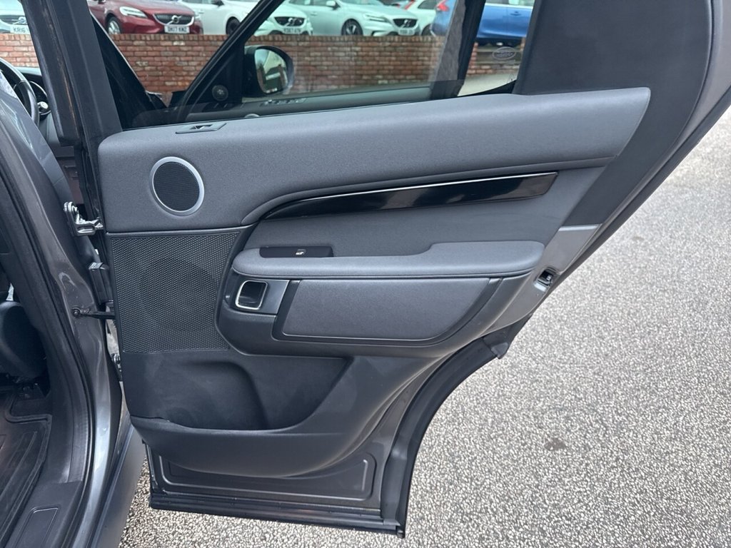 Used Land Rover Discovery 2019 for sale - 77302468: Photo 40