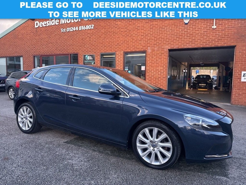 Used Volvo V40 2015 for sale - 76698895: Photo 1