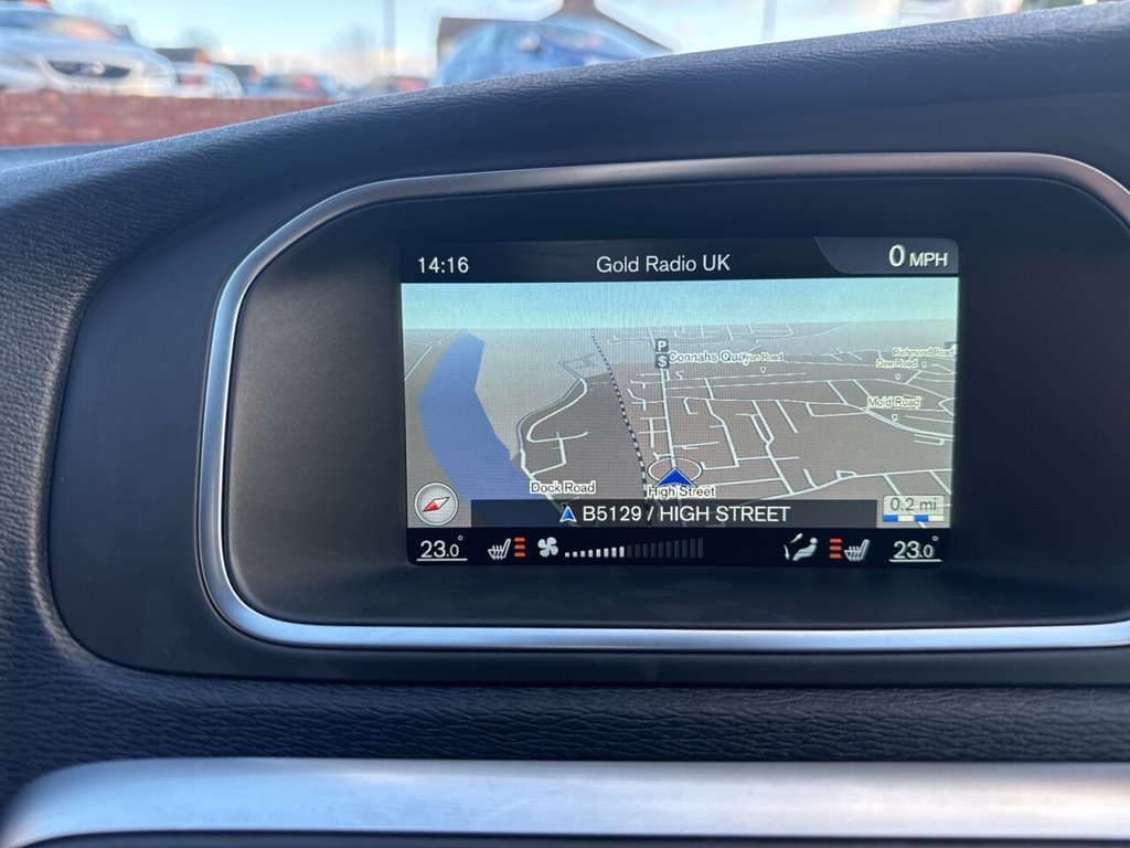 Used Volvo V40 2015 for sale - 76698895: Photo 11