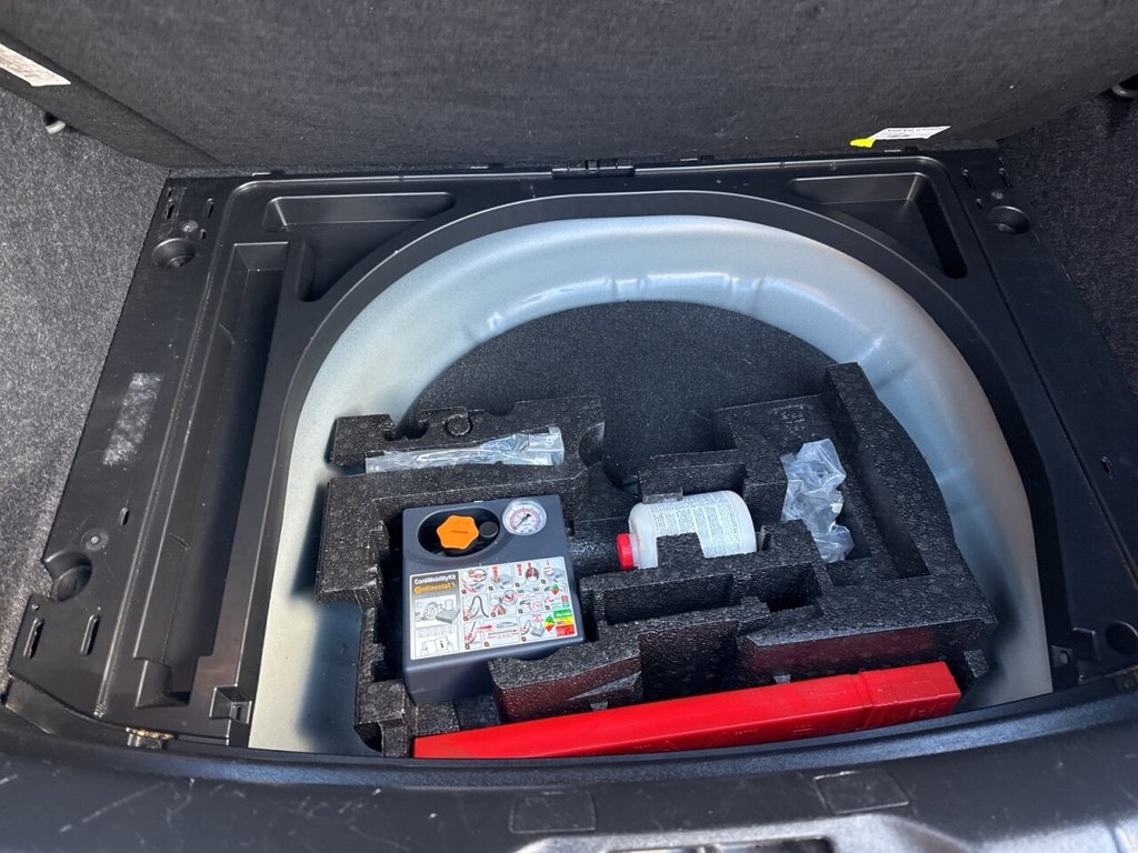 Used Volvo V40 2015 for sale - 76698895: Photo 26