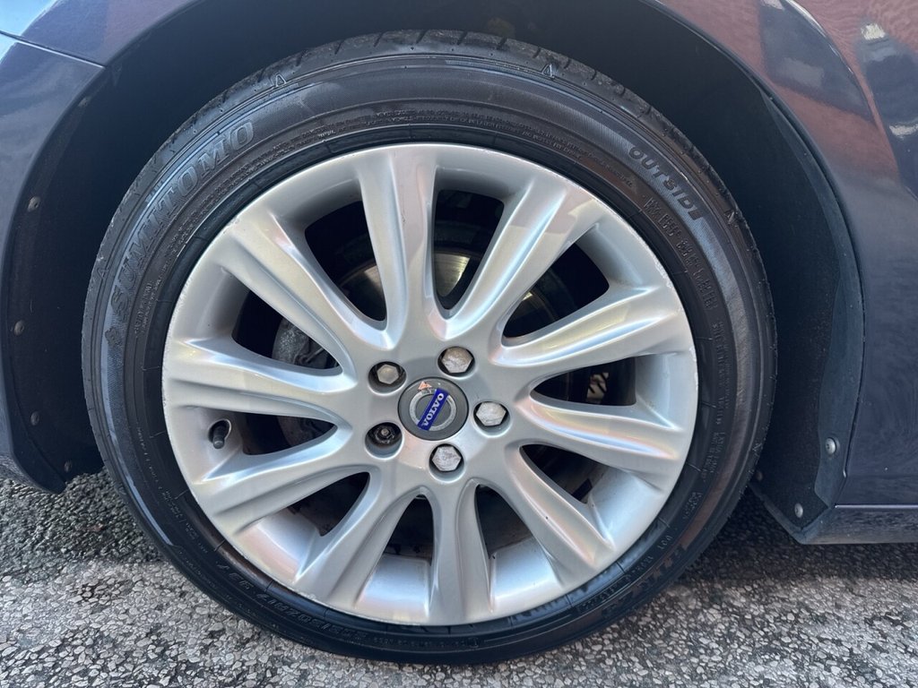 Used Volvo V40 2015 for sale - 76698895: Photo 28