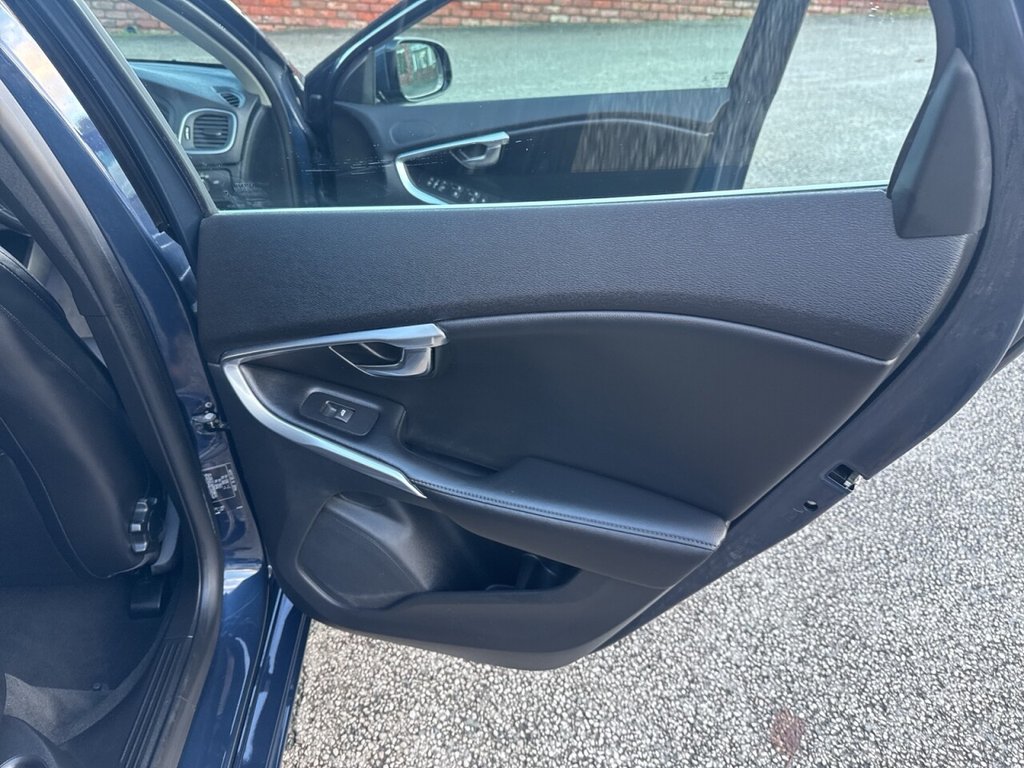 Used Volvo V40 2015 for sale - 76698895: Photo 36