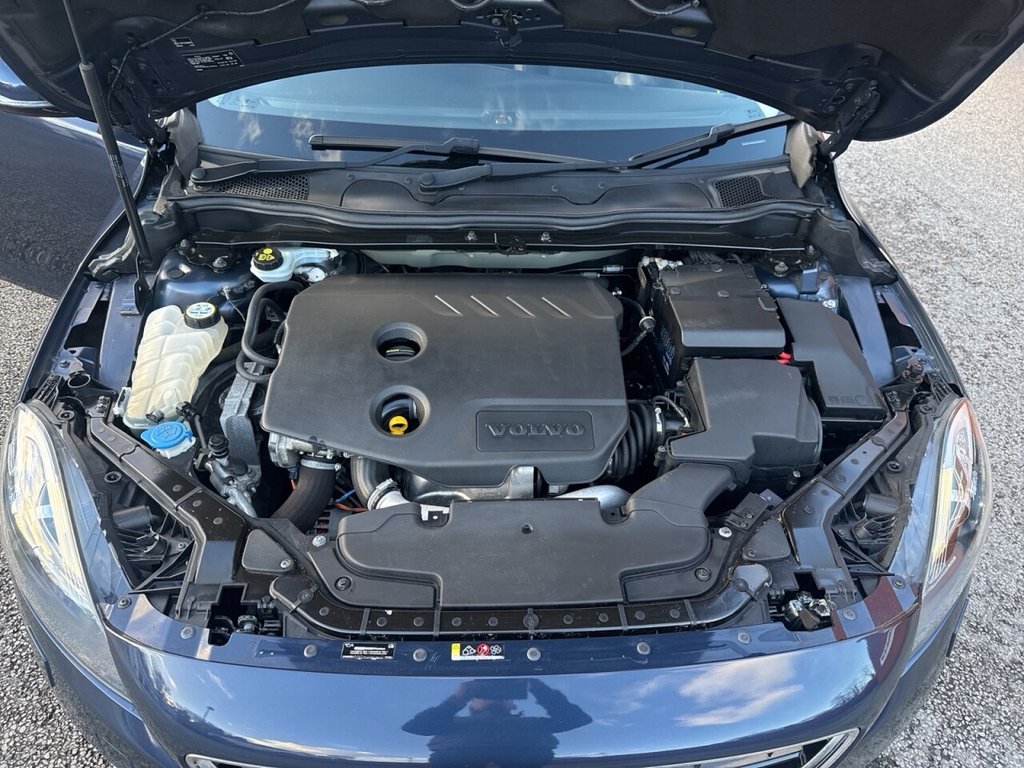 Used Volvo V40 2015 for sale - 76698895: Photo 40