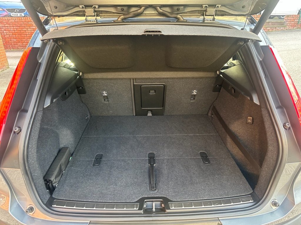 Used Volvo XC40 2018 for sale - 76883623: Photo 32