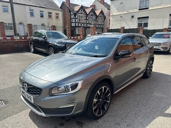 Used Volvo V60 Cross Country 2016 for sale - 79482171: Photo