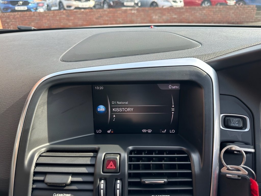 Used Volvo XC60 2017 for sale - 77959752: Photo 11