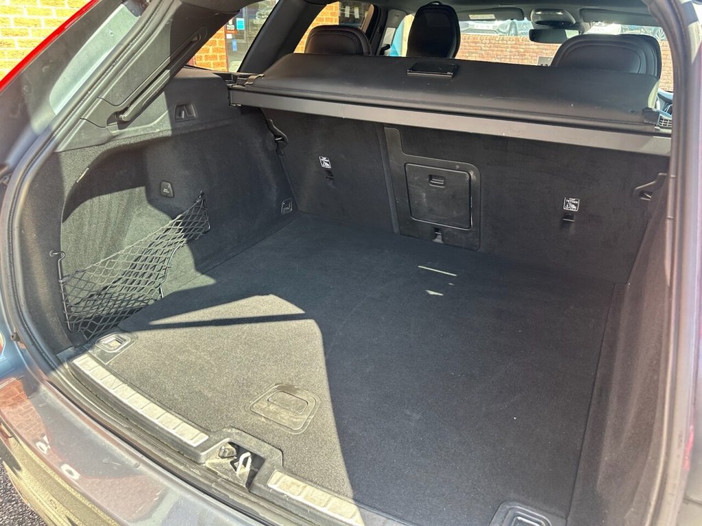 Used Volvo XC60 2018 for sale - 77307310: Photo 29