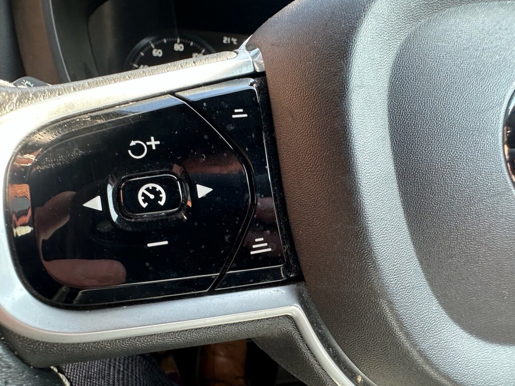 Used Volvo XC60 2018 for sale - 77307310: Photo 35