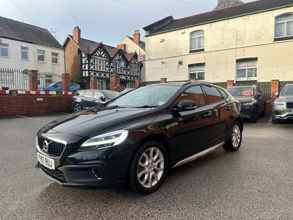 Used Volvo V40 2017 for sale - 76914746: Photo 2