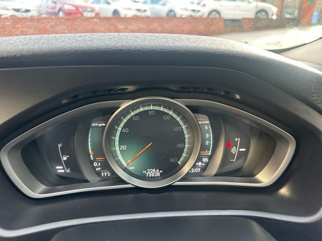 Used Volvo V40 2017 for sale - 76914746: Photo 9