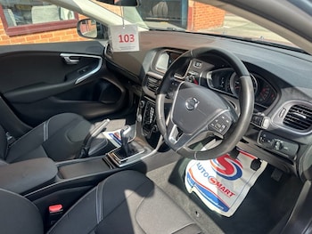 Used Volvo V40 2018 for sale - 75630492: Photo