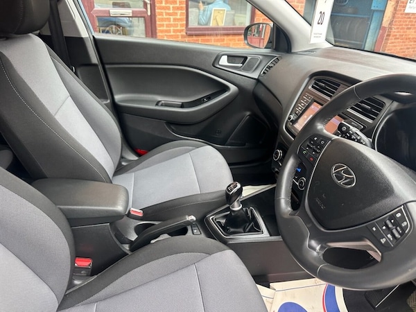 Used Hyundai i20 2018 for sale - 75047320: Photo 5