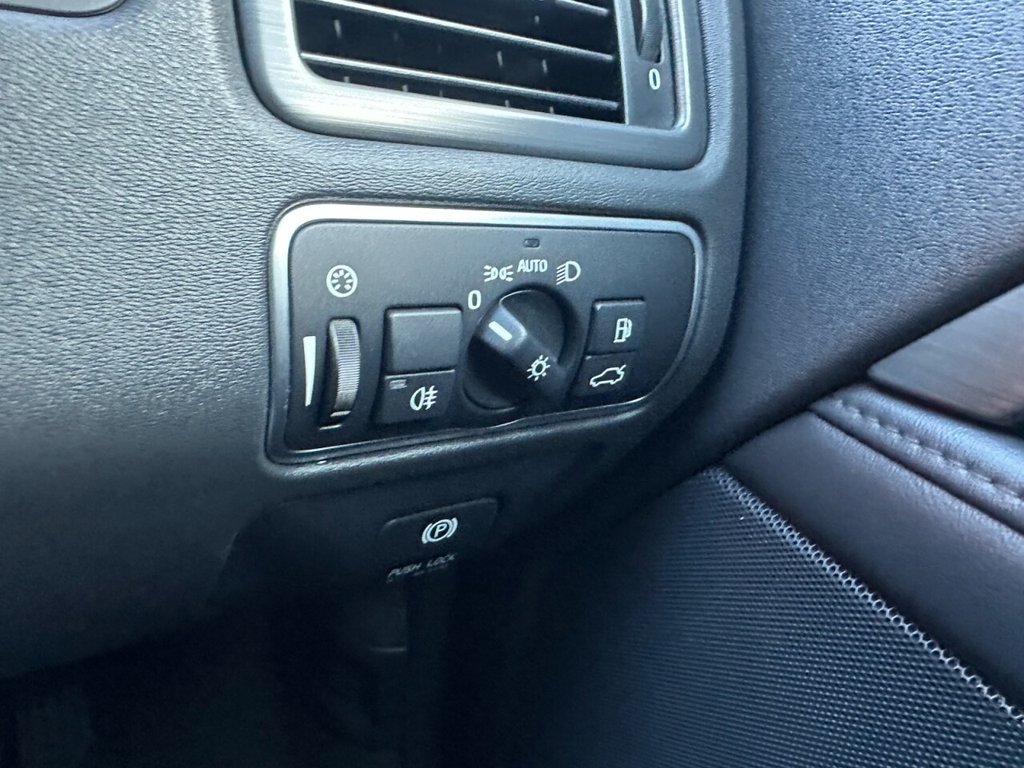 Used Volvo XC70 2014 for sale - 78017173: Photo 34