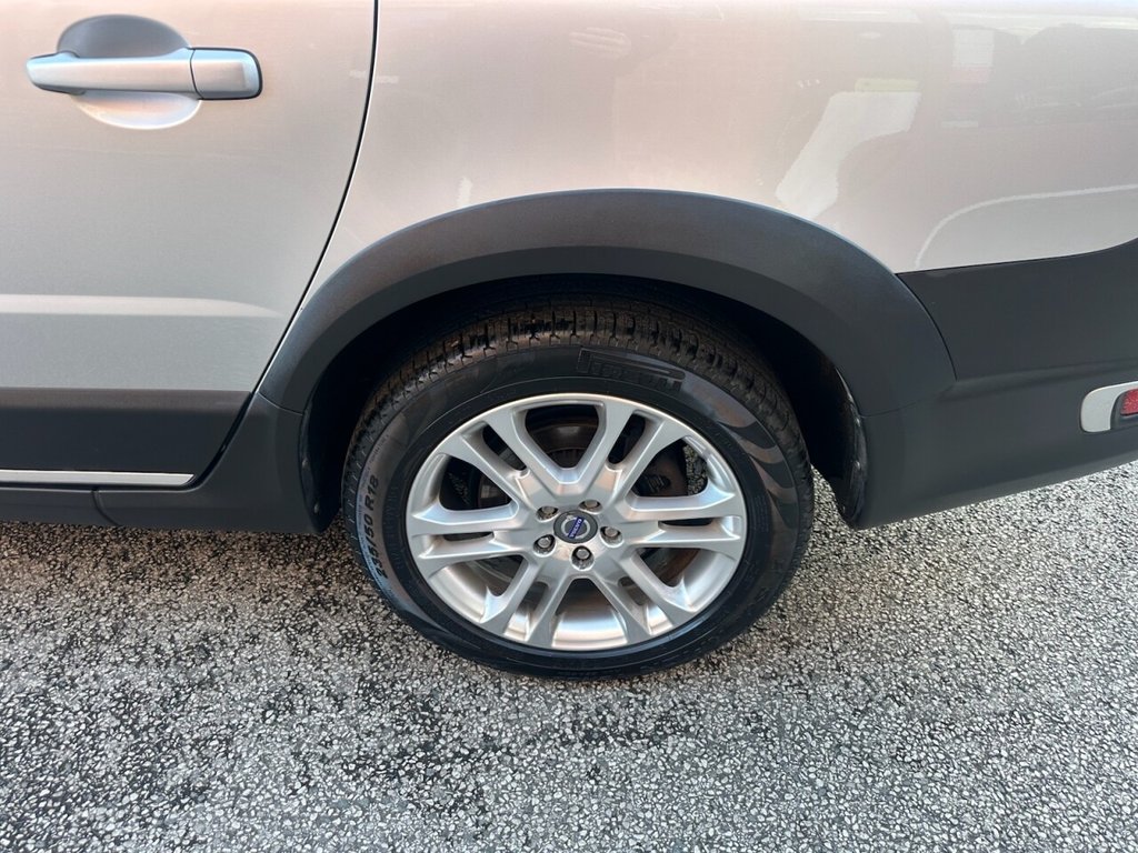 Used Volvo XC70 2014 for sale - 78017173: Photo 41