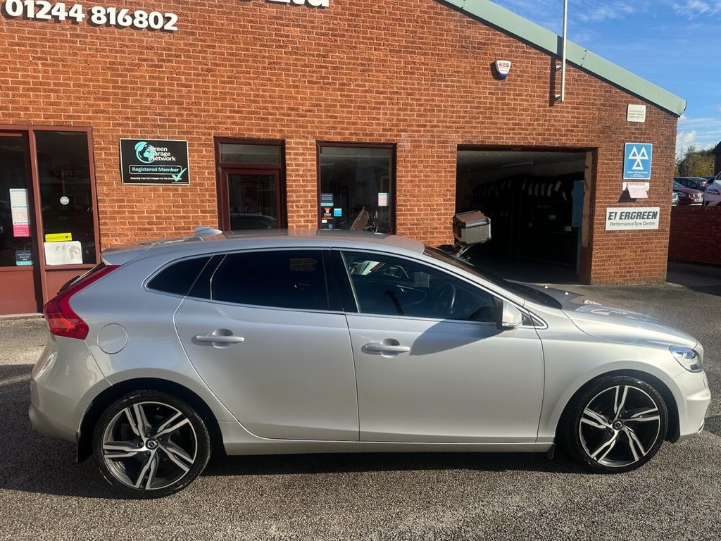 Used Volvo V40 2018 for sale - 76356500: Photo 3