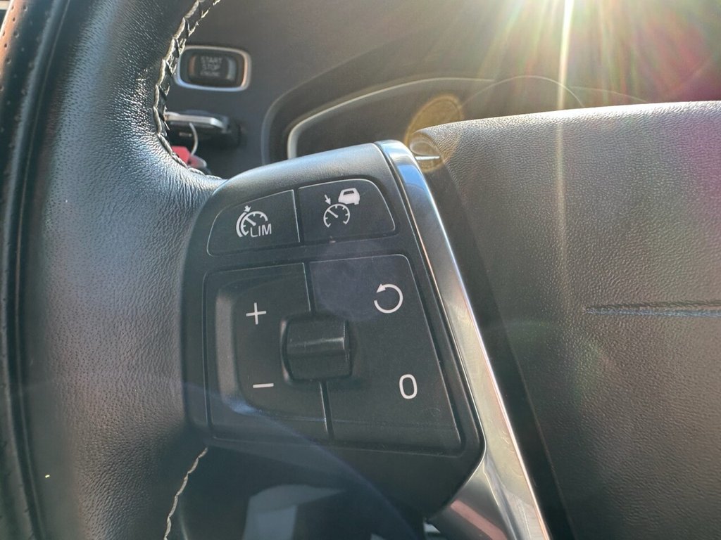 Used Volvo V40 2018 for sale - 76356500: Photo 41