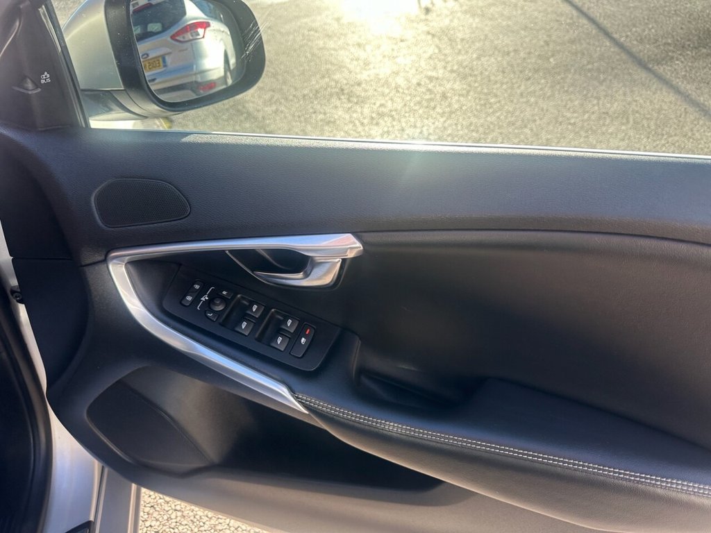 Used Volvo V40 2018 for sale - 76356500: Photo 44