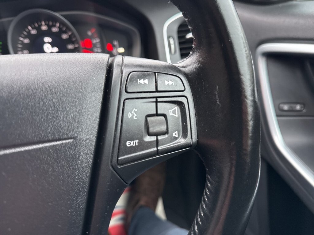 Used Volvo V60 2014 for sale - 77327694: Photo 46