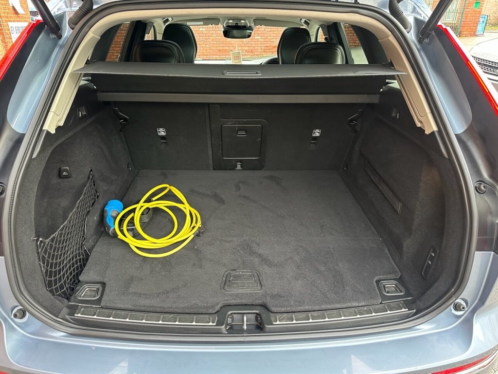 Used Volvo XC60 2018 for sale - 77200583: Photo 30